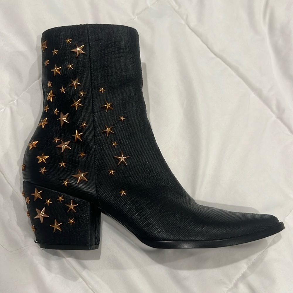 Women’s Boots size 7